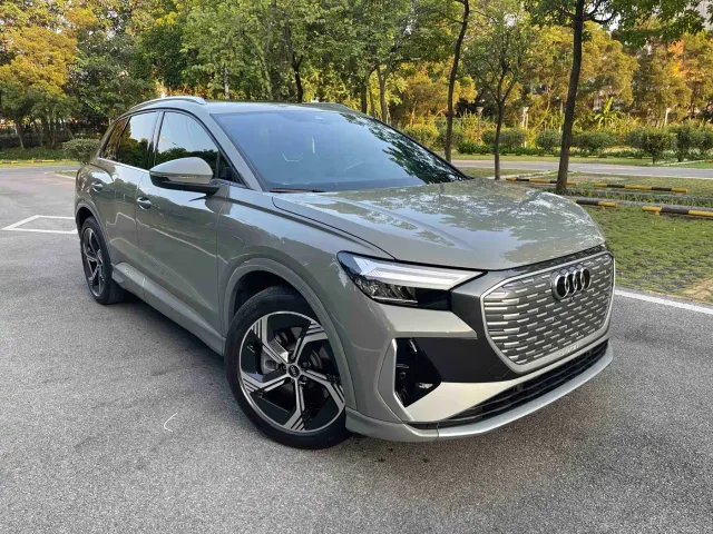 Audi Q4 e-tron — Фото автомобиля 3