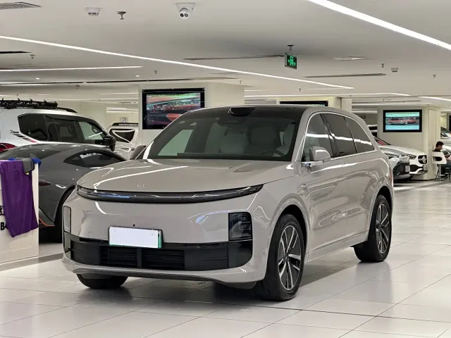 Фотография автомобиля — Li Auto L6
