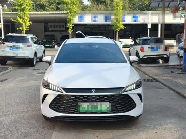 BYD Qin PLUS — Фото автомобиля 3