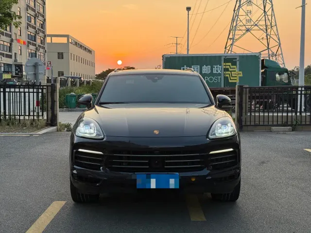 Porsche Cayenne — Фото автомобиля 2