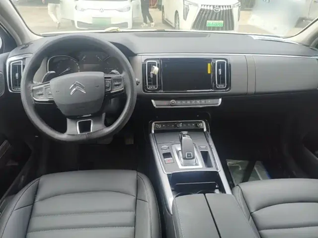 Citroen C6 — Фото автомобиля 9