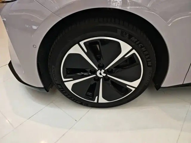 Nio ET5 — Фото автомобиля 22