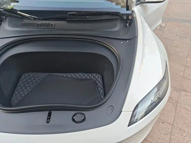 Tesla Model 3 — Фото автомобиля 22