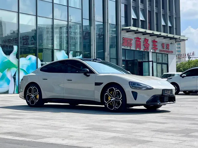 Xiaomi SU7 — Фото автомобиля 3