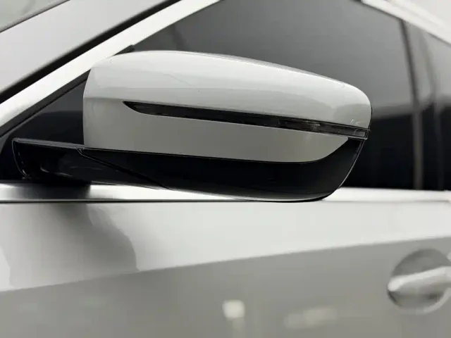 BMW 3 Series — Фото автомобиля 17