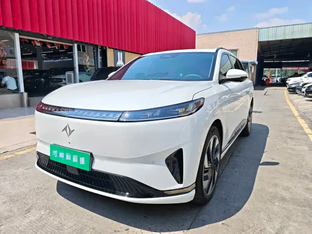 Фотография автомобиля — Dongfeng eπ 008