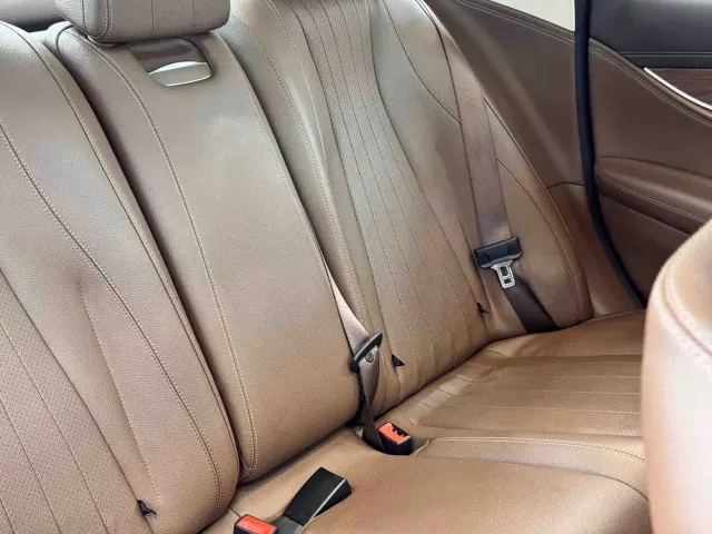 Mercedes-Benz E-Class — Фото автомобиля 22