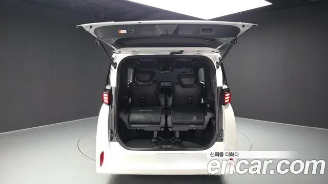 Toyota Alphard — Фото автомобиля 20