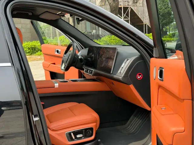 Li Auto L7 — Фото автомобиля 10