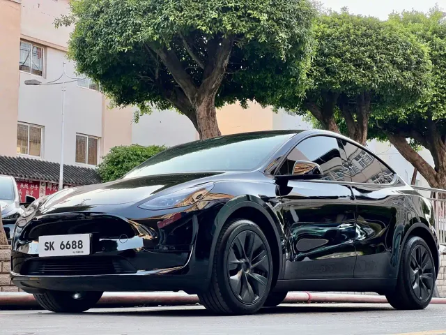 Фотография автомобиля — Tesla Model Y