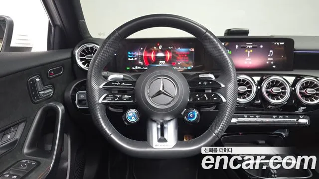 Mercedes-Benz A-Class — Фото автомобиля 11
