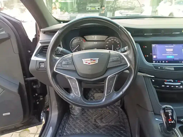 Cadillac XT5 — Фото автомобиля 10