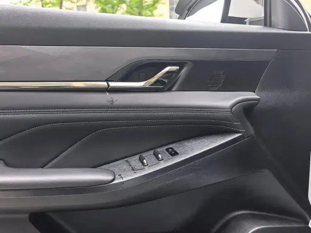 Dongfeng Aeolus Dongfeng Fengshen L7 2025 Model 518 Comfort Champion Edition — Фото автомобиля 11