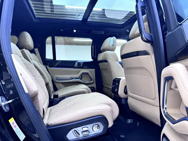 BYD FangChengBao Leopard 8 — Фото автомобиля 14