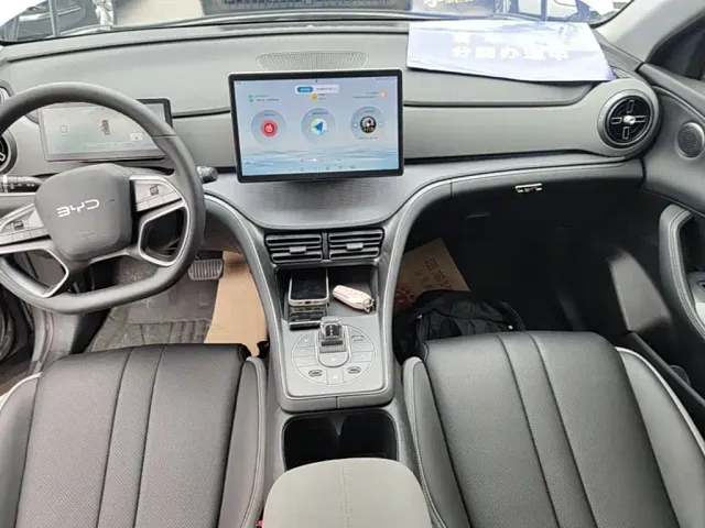 BYD Seal 05 DM-i — Фото автомобиля 12