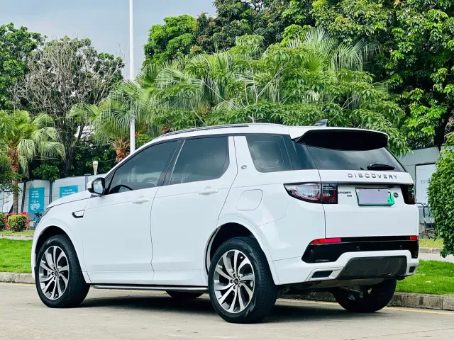 Land Rover Discovery Sport — Фото автомобиля 9