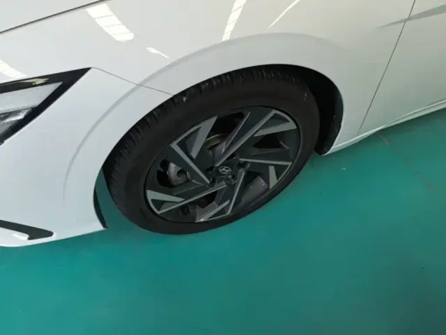 Hyundai Elantra — Фото автомобиля 22