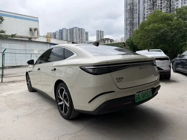 BYD Seal 07 DM-i — Фото автомобиля 8