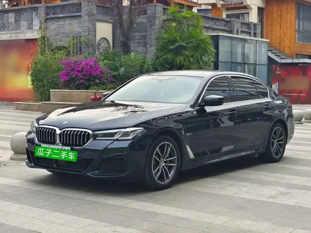 Фотография автомобиля — BMW 5 Series