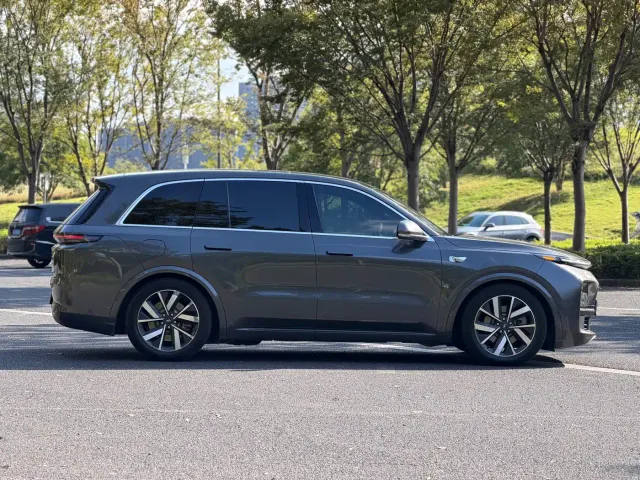 Li Auto L8 — Фото автомобиля 8