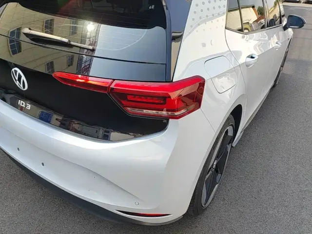 Volkswagen ID.3 — Фото автомобиля 7