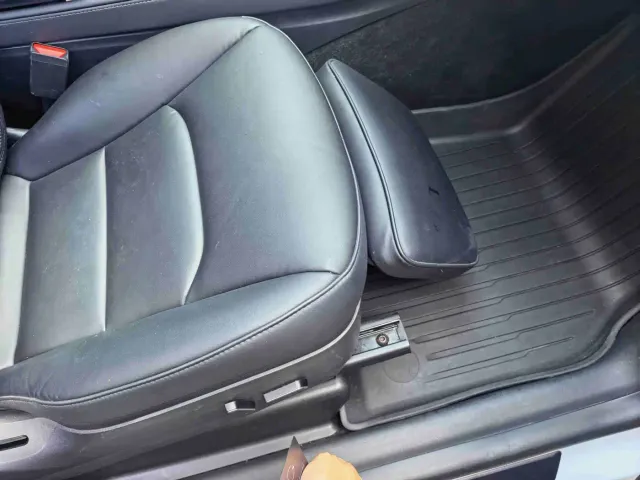 Tesla Model Y — Фото автомобиля 12