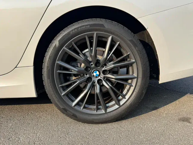 BMW 3 Series — Фото автомобиля 9