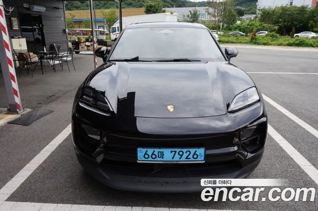 Porsche Macan — Фото автомобиля 3