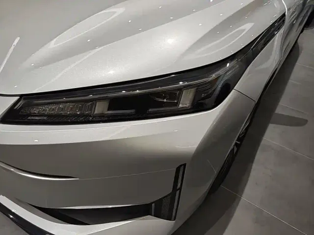 Changan Qiyuan A05 — Фото автомобиля 23