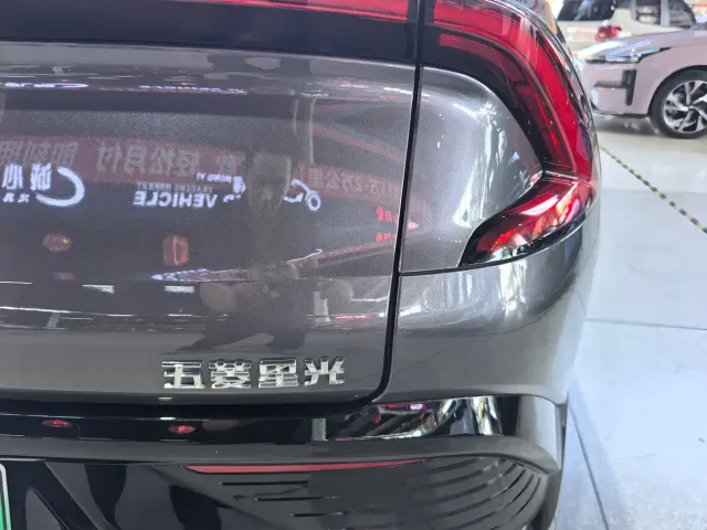 Wuling Starlight — Фото автомобиля 6