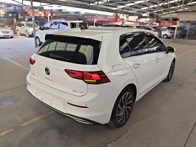 Volkswagen Golf — Фото автомобиля 4