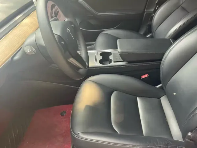 Tesla Model 3 — Фото автомобиля 4