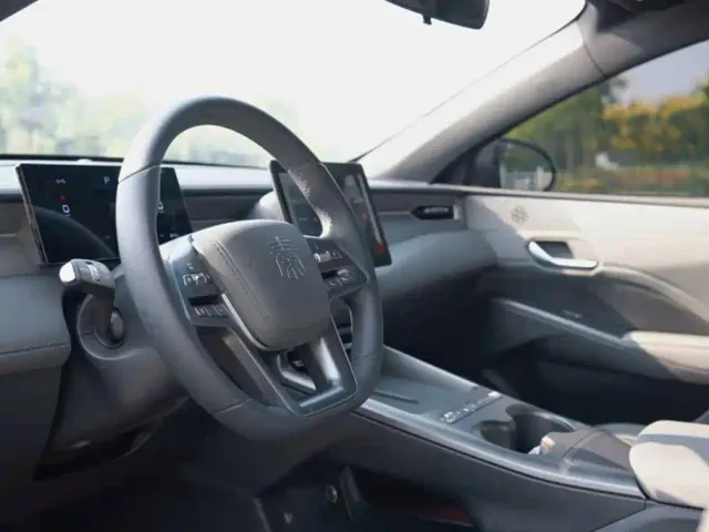BYD Qin PLUS — Фото автомобиля 10