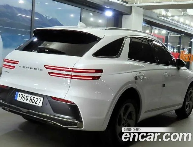 Genesis GV70 2.5T Бензин 2WD — Фото автомобиля 4