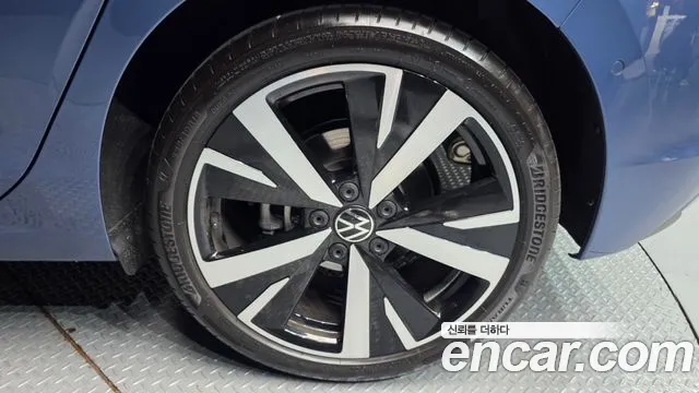 Volkswagen Golf Golf 8 поколение 2.0 TDI Prestige — Фото автомобиля 18