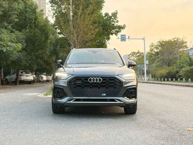 Audi Q5L — Фото автомобиля 2