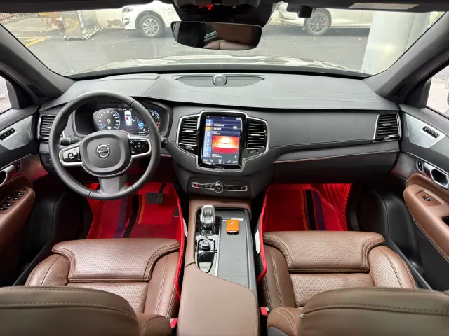 Volvo XC90 — Фото автомобиля 20