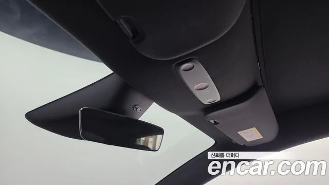 Tesla Model Y — Фото автомобиля 26