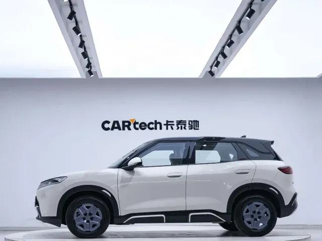 BYD Yuan UP — Фото автомобиля 4