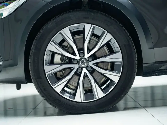 Volvo V90 — Фото автомобиля 18