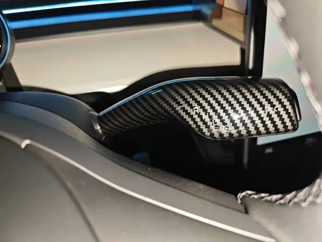 Tesla Model Y — Фото автомобиля 15