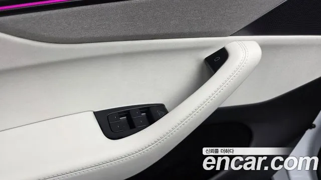 Tesla Model Y — Фото автомобиля 30
