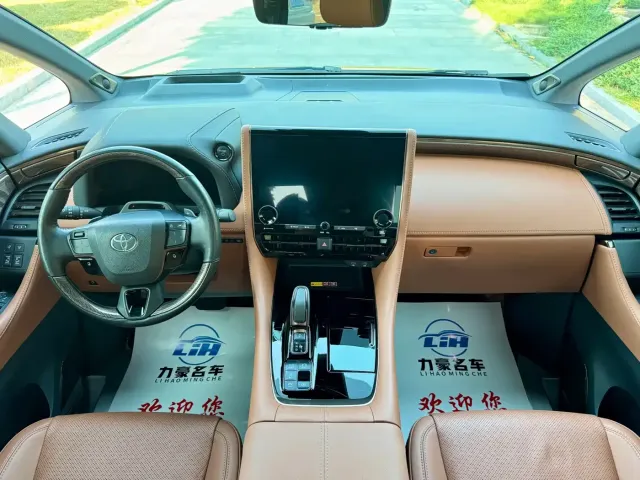 Toyota Alphard — Фото автомобиля 10