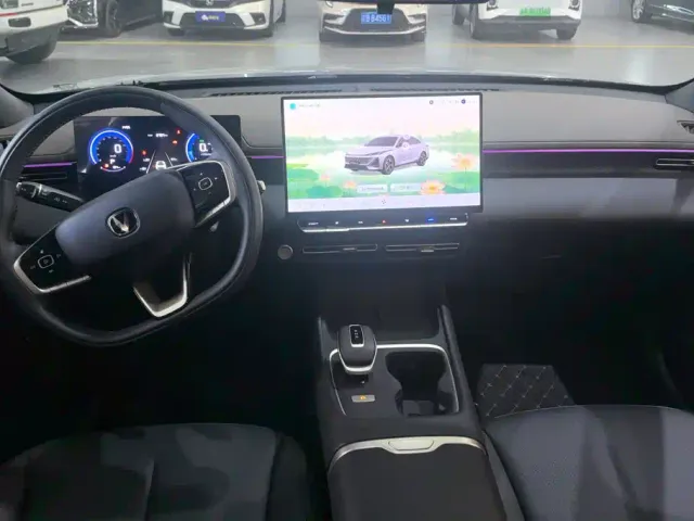 Changan Eado — Фото автомобиля 12
