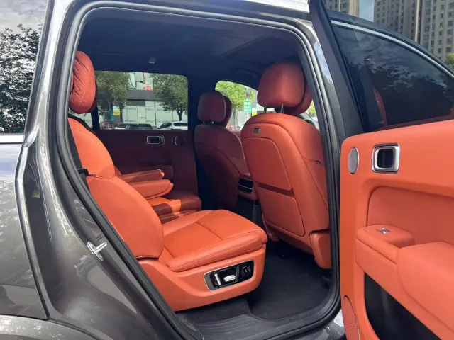Li Auto L9 — Фото автомобиля 5