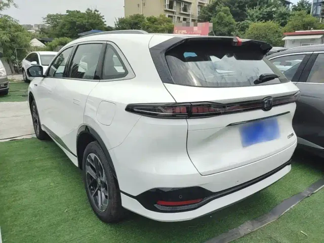Changan CS75 Plus — Фото автомобиля 4