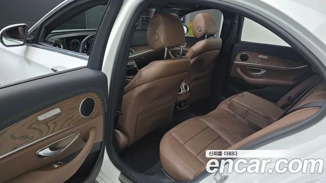 Mercedes-Benz E-Class W213 — Фото автомобиля 11