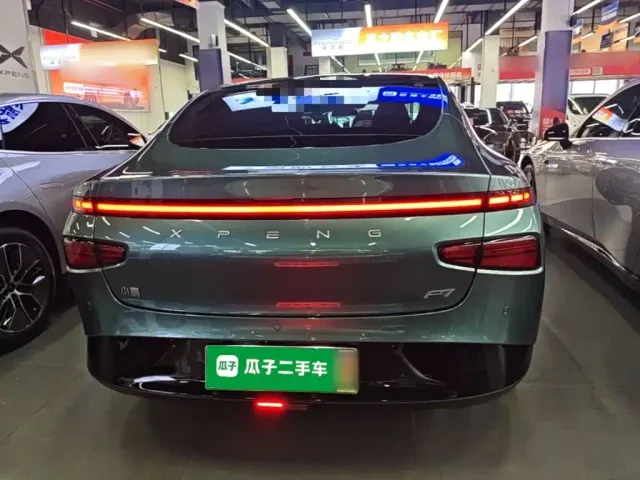 Xpeng P7 — Фото автомобиля 5