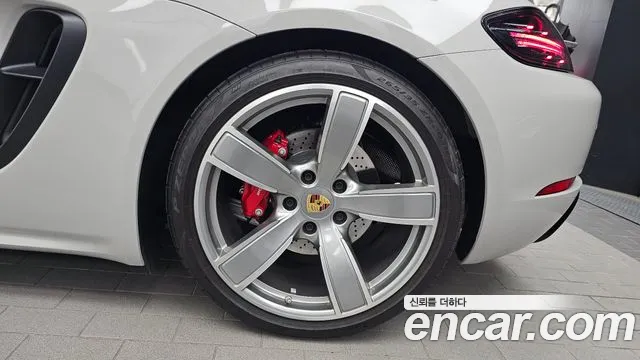 Porsche 718 — Фото автомобиля 21