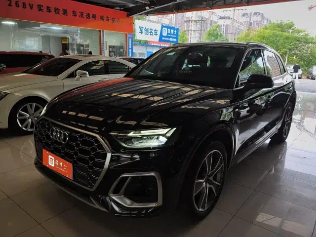 Фотография автомобиля — Audi Q5L